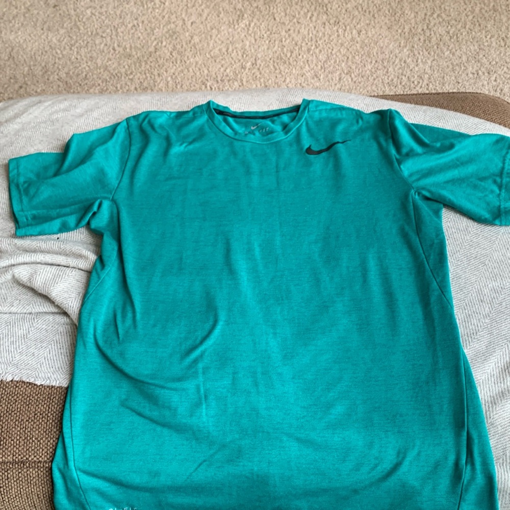 Men’s Nike dri fit shirt